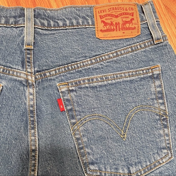 Levi’s 501 High-Rise Denim Shorts Size W29 - Picture 8 of 11